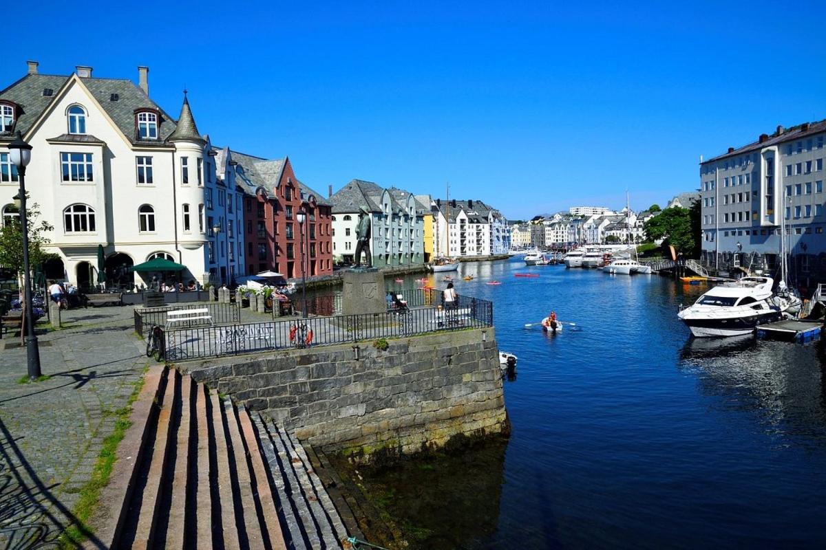 Penthouse By Brosundet, Free Parking Space Ålesund Zewnętrze zdjęcie